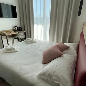 Airport Bed & Breakfast Bari